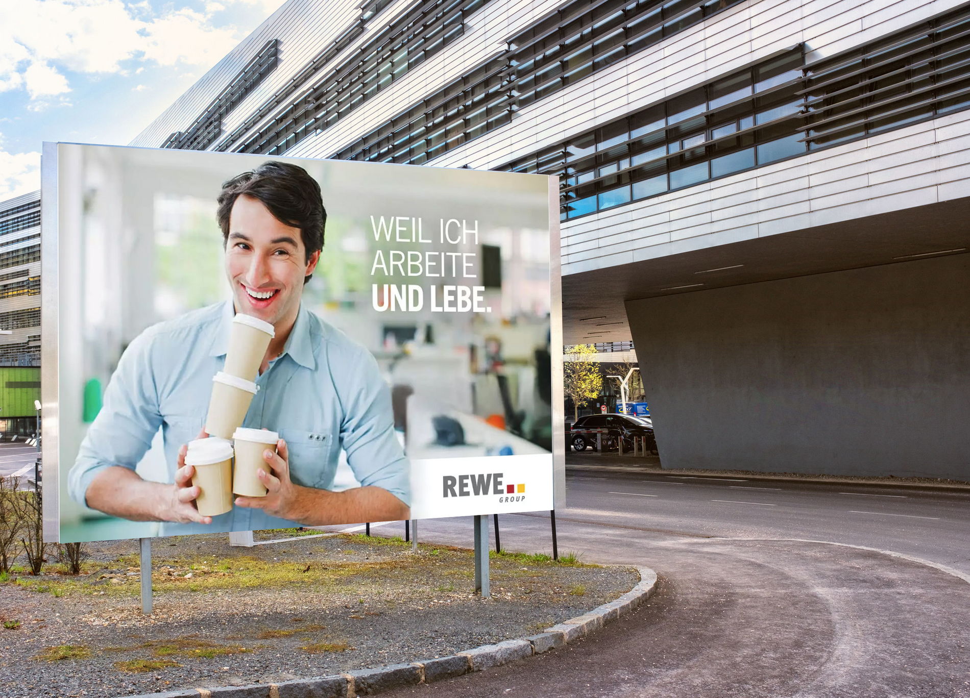 Plakatwand für das Employer Branding der Rewe Group